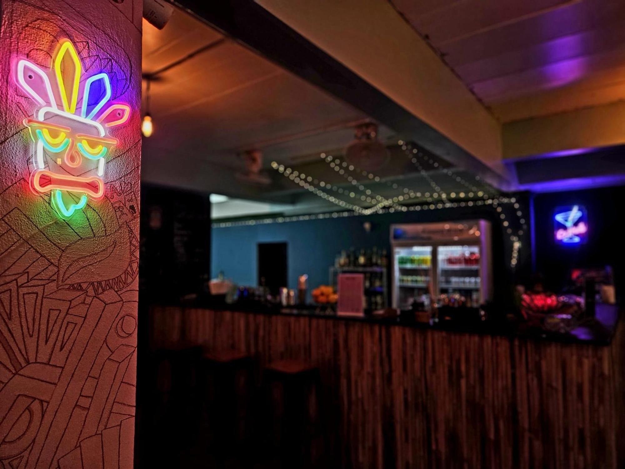 Tiki Tribe Bar & Hostel 涛岛 外观 照片