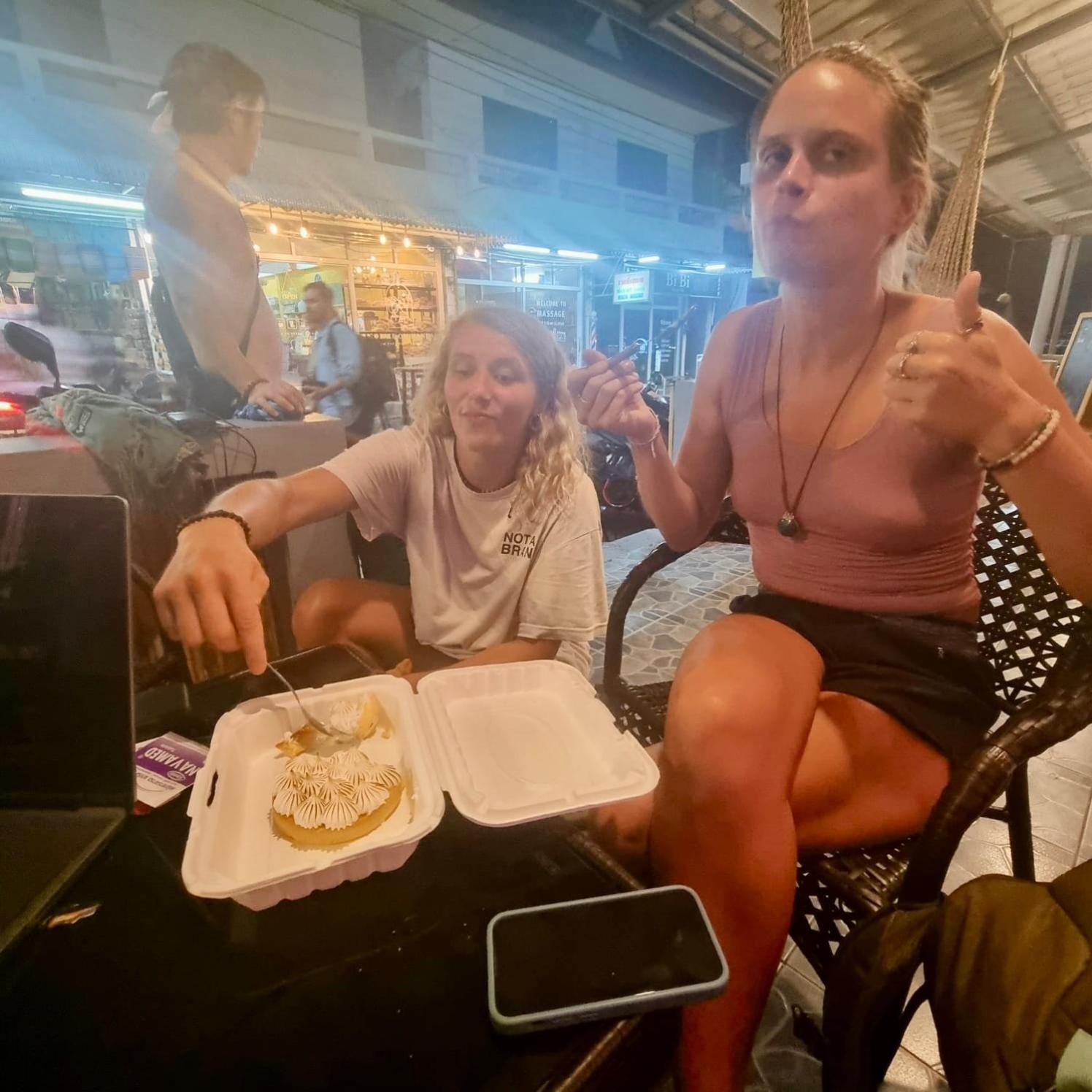 Tiki Tribe Bar & Hostel 涛岛 外观 照片