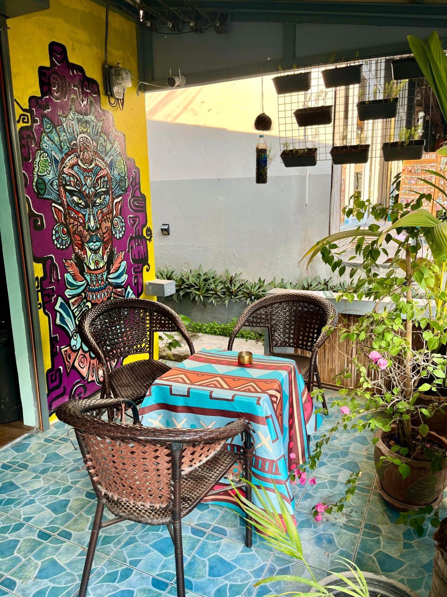 Tiki Tribe Bar & Hostel 涛岛 外观 照片
