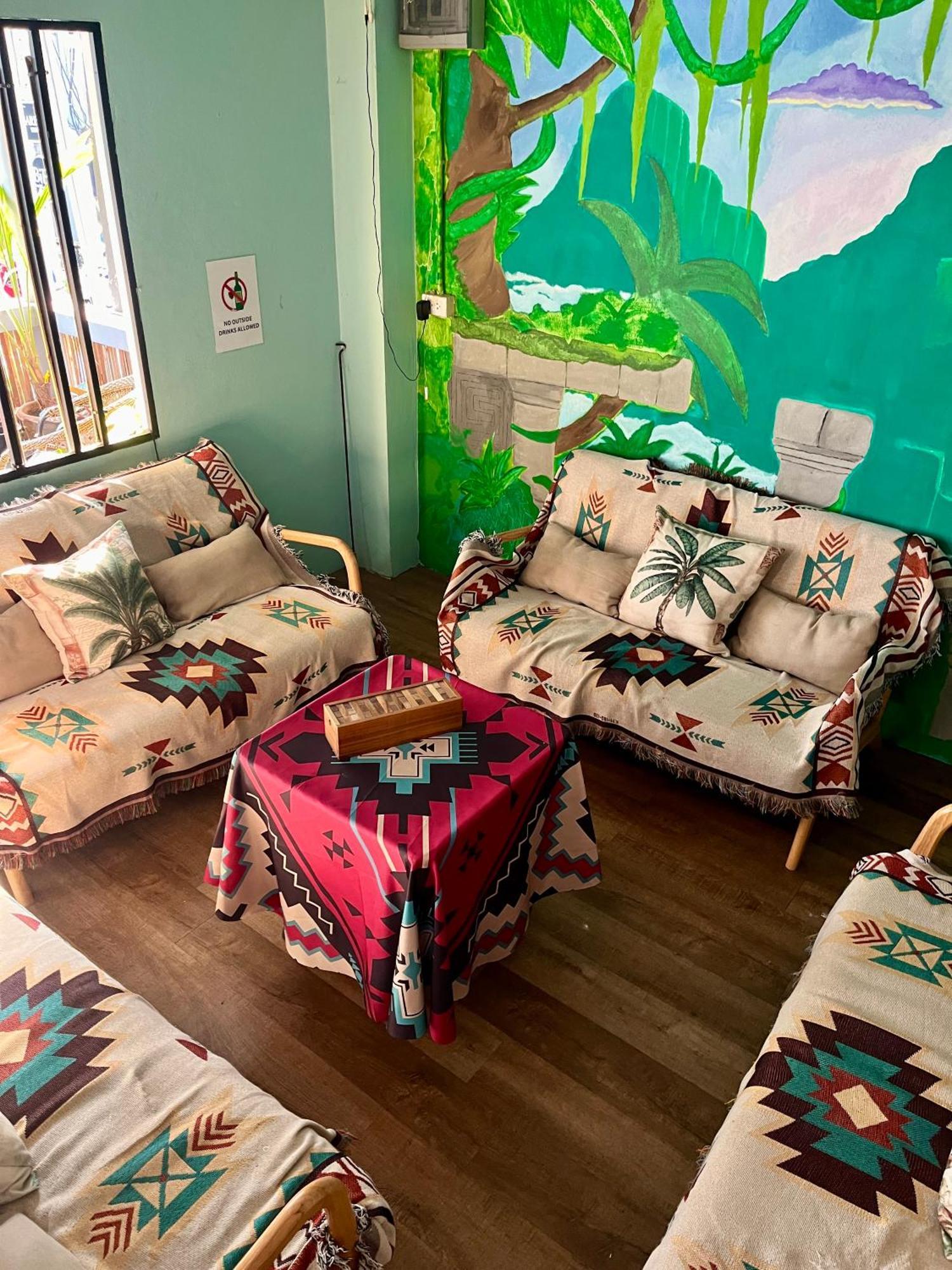 Tiki Tribe Bar & Hostel 涛岛 外观 照片