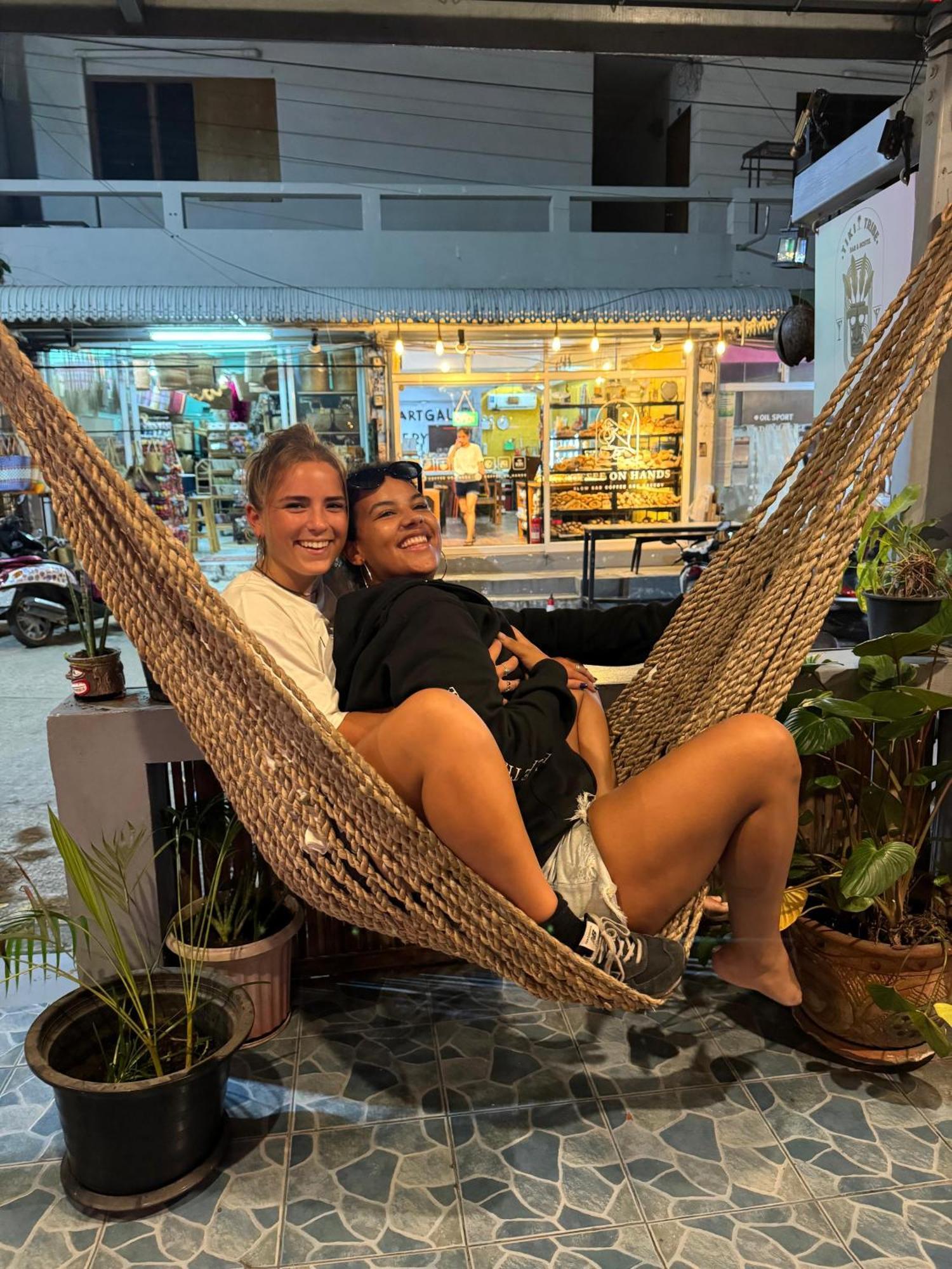 Tiki Tribe Bar & Hostel 涛岛 外观 照片
